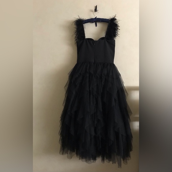 Feather Straps Black Party Gown - Picture 6 of 11